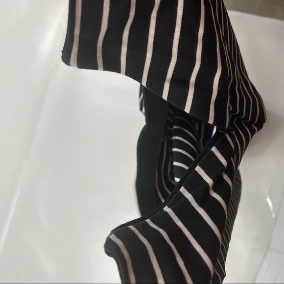 3for$20 Ann Taylor Mini Striped Skirt Blk,Wht Blu Size: 10 - Picture 4 of 4